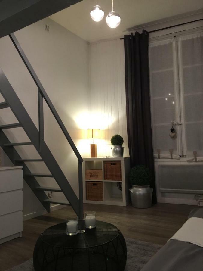 Hôtel Studio Avec Mezzanine A 5 Min Des Arenes Et De La Gare à Nîmes Extérieur photo