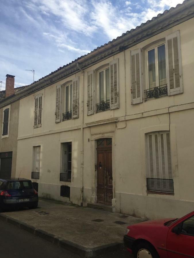 Hôtel Studio Avec Mezzanine A 5 Min Des Arenes Et De La Gare à Nîmes Extérieur photo