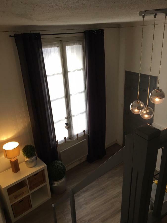 Hôtel Studio Avec Mezzanine A 5 Min Des Arenes Et De La Gare à Nîmes Extérieur photo